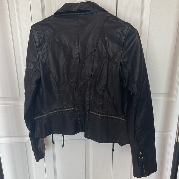 Lulu’s Vegan Leather Black Leather Jacket Size Small - Picture 3 of 7